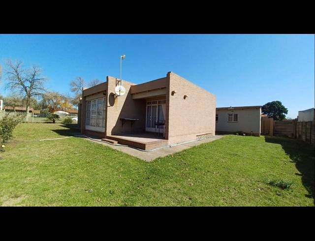 3 BEDROOM HOUSE FOR SALE IN VANDERBIJLPARK CE 3